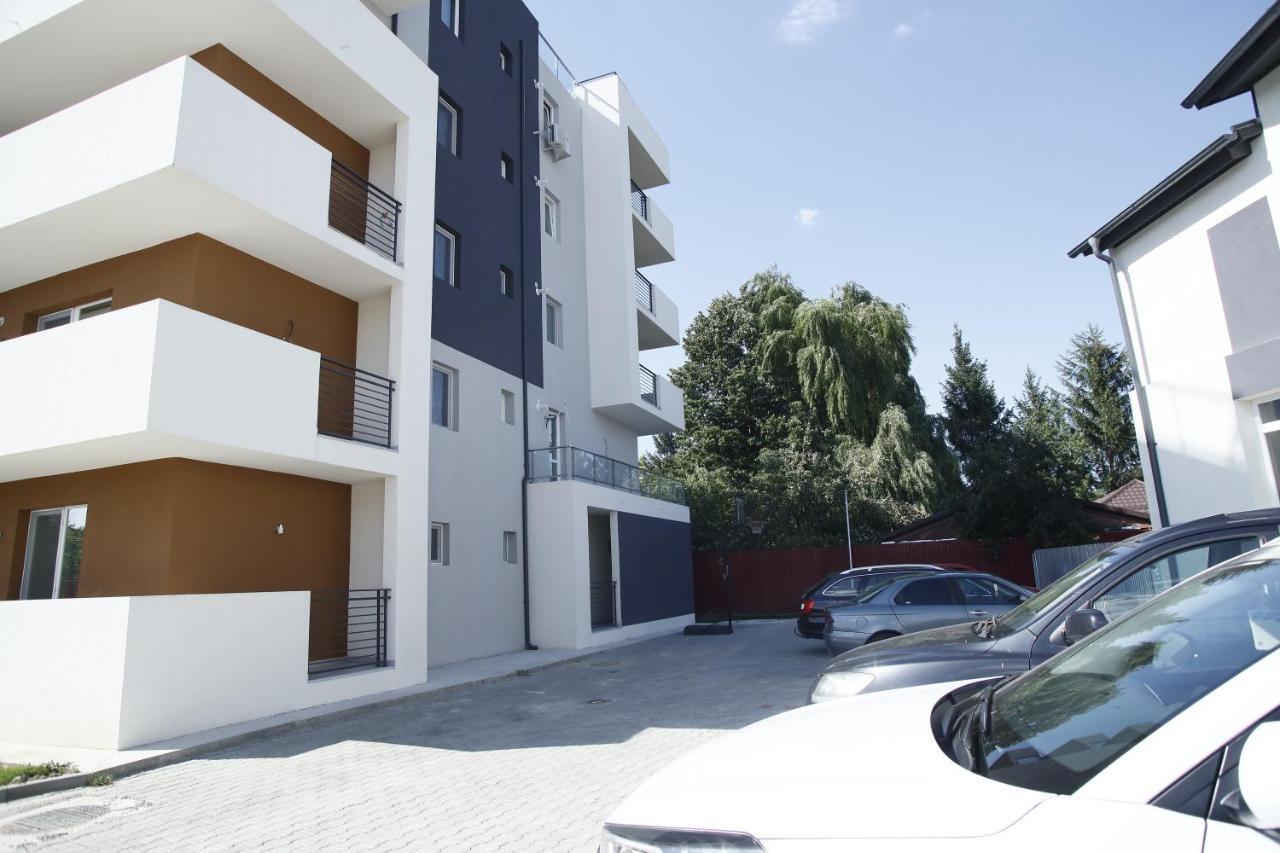 Lar Apartment Focșani Bagian luar foto